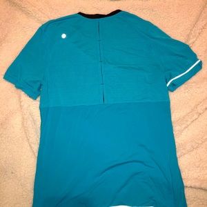 Men’s Lululemon size small shirt